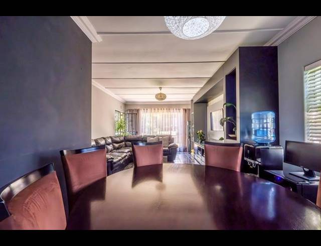 5 BEDROOM HOUSE FOR SALE IN RANDHART